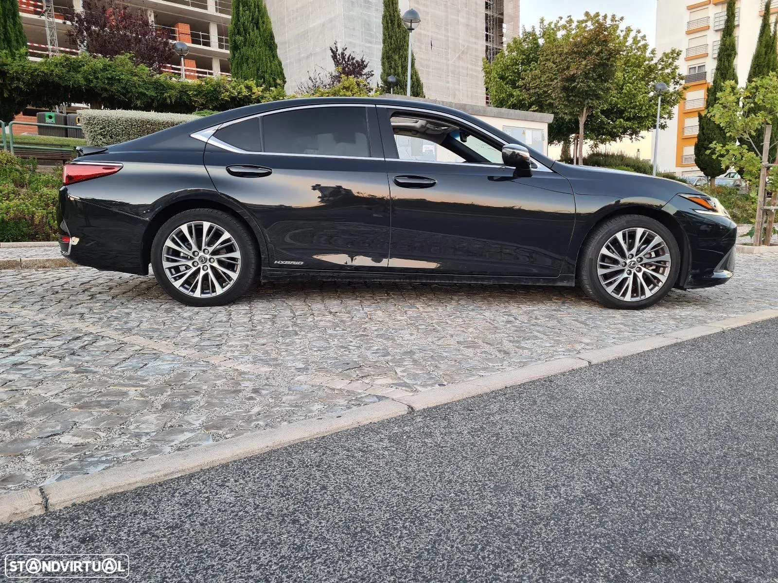 Lexus ES 300h Luxury - 2