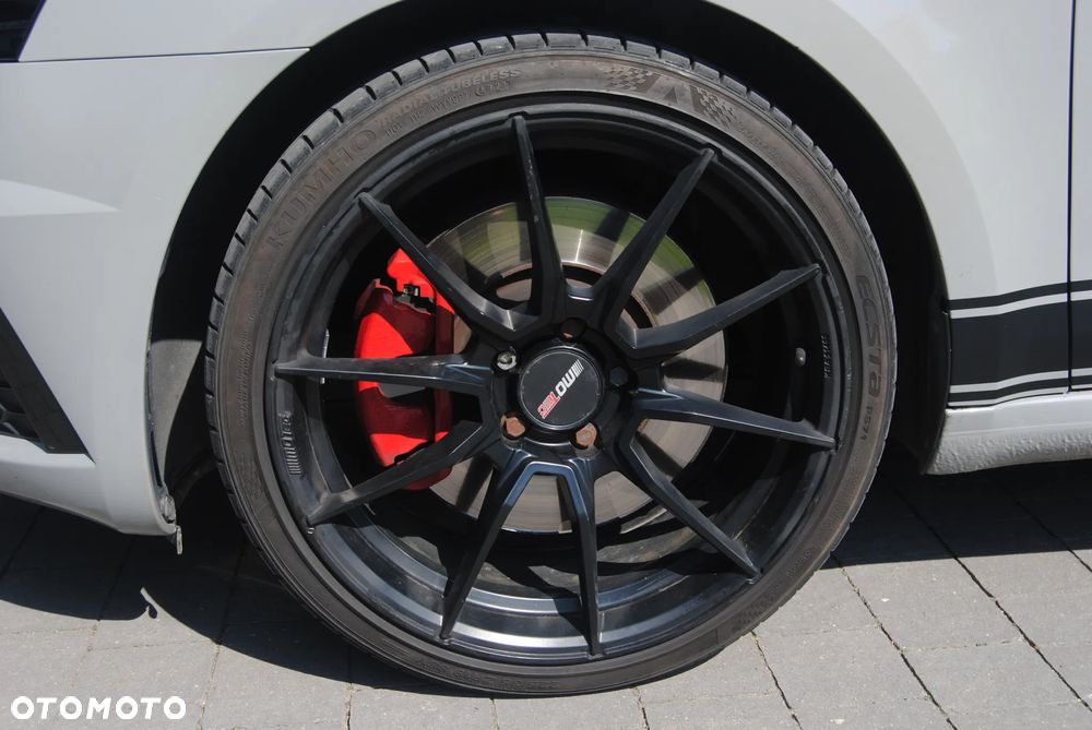 Skoda Octavia 2.0 TSI RS - 31