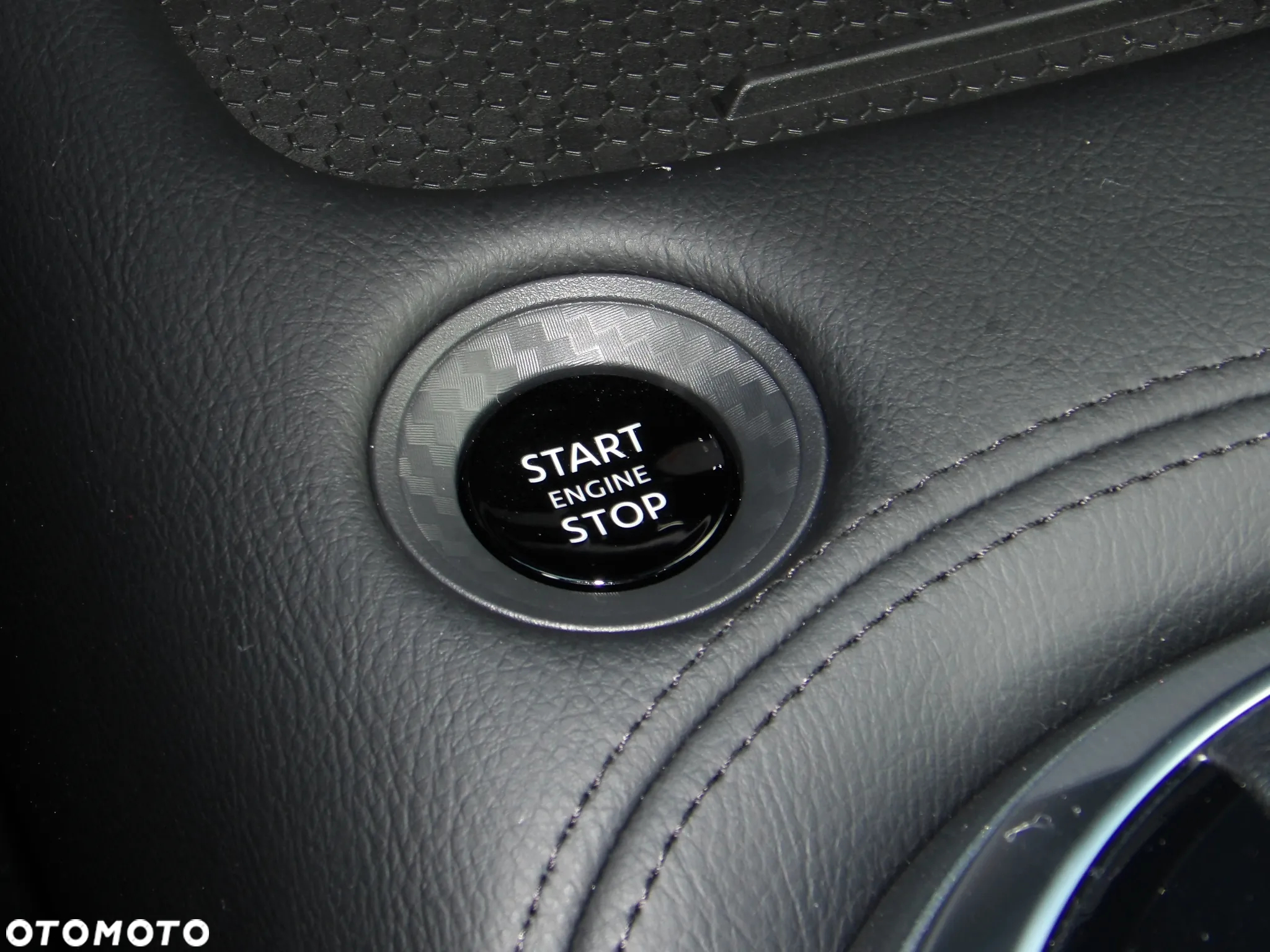 Nissan Juke 1.0 DIG-T N-Connecta DCT - 24