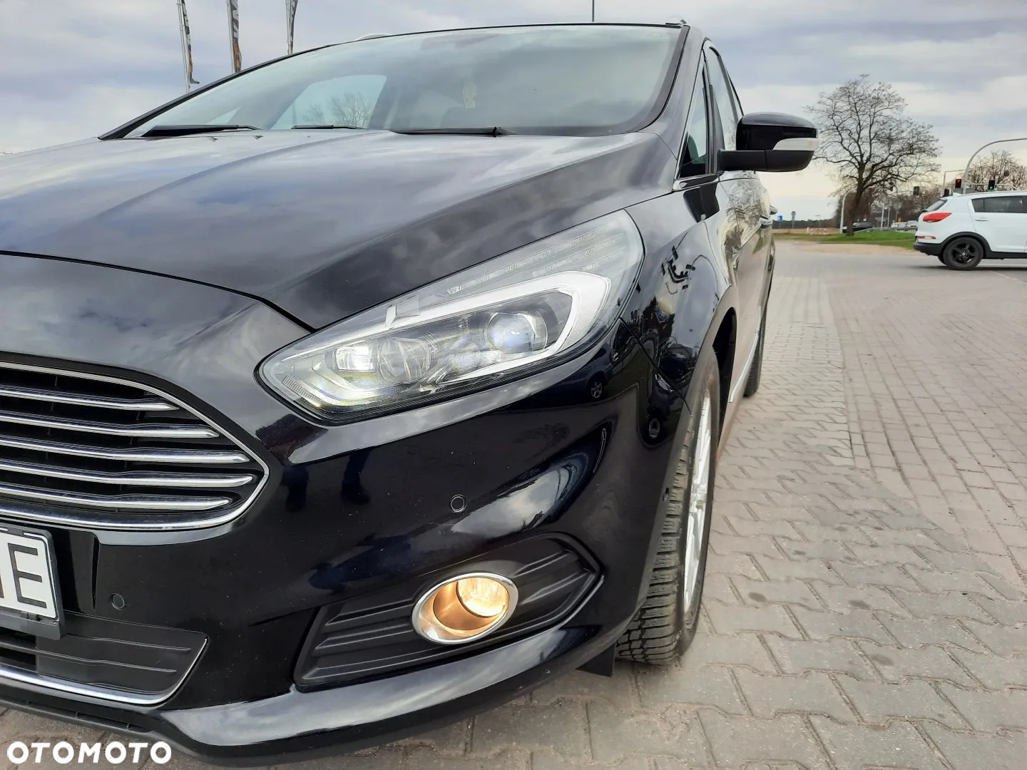 Ford S-Max 2.0 TDCi Titanium PowerShift - 12