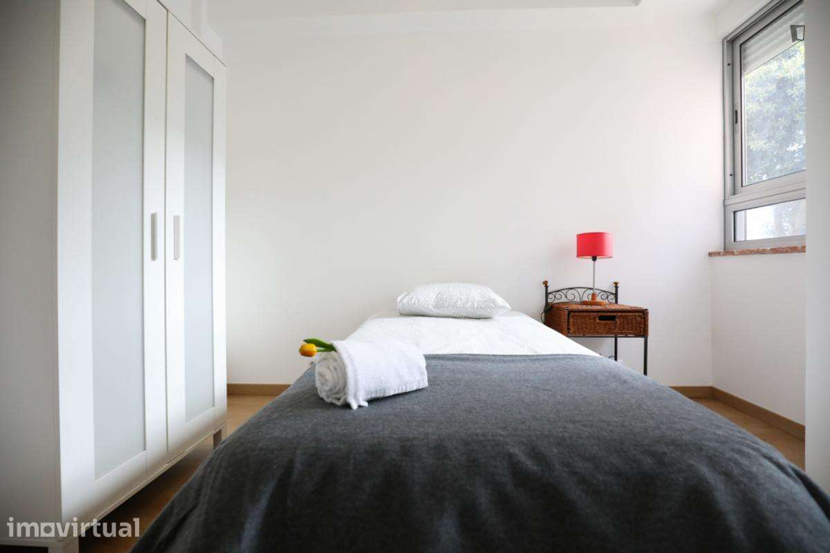 Quarto - localizado em Olaias Lisbon - Grande imagem: 3/39