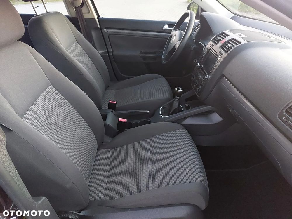 Volkswagen Golf - 26