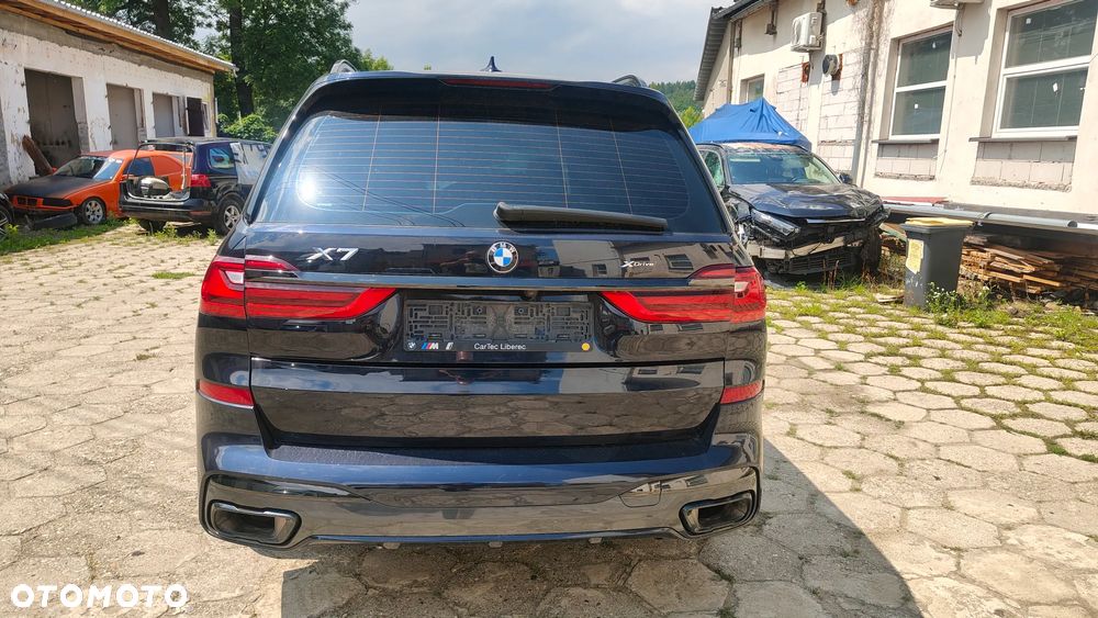 BMW X7 - 7