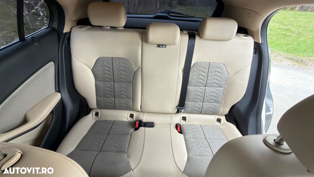 Mercedes-Benz GLA - 15