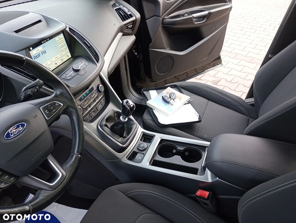 Ford Kuga 1.5 EcoBoost 2x4 Titanium - 14