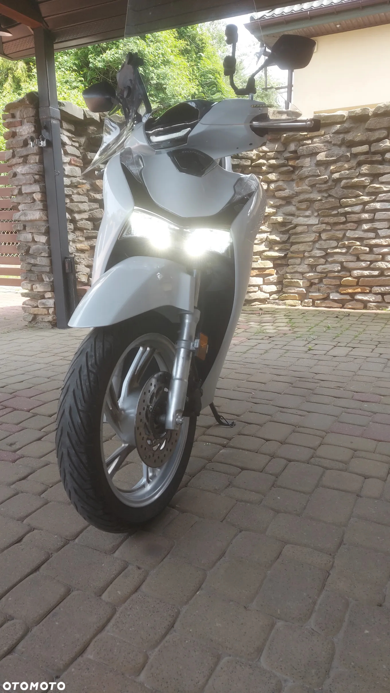 Honda SH - 9