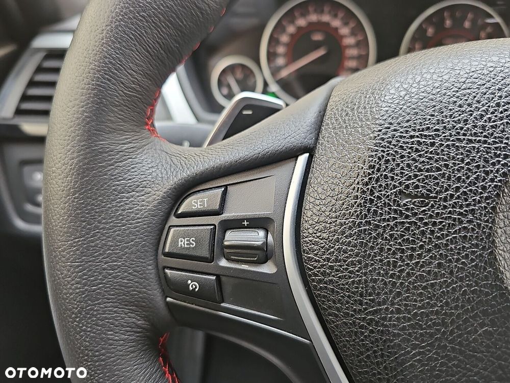 BMW Seria 3 335i xDrive Sport Line - 17