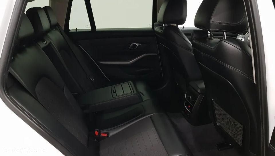 BMW Seria 3 320d Luxury Line - 21