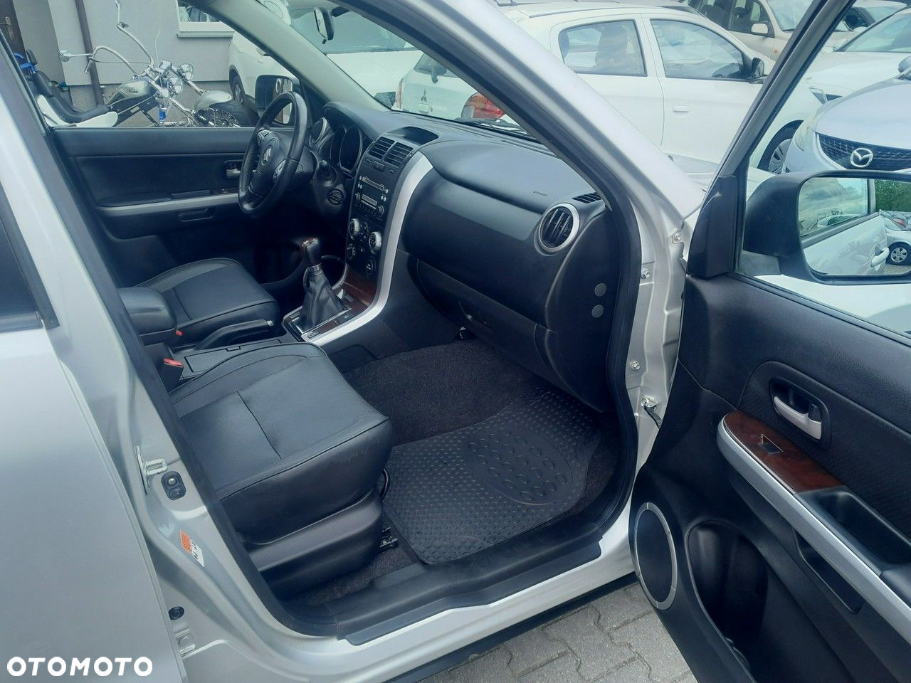 Suzuki Grand Vitara 2.0 Comfort Limited - 12