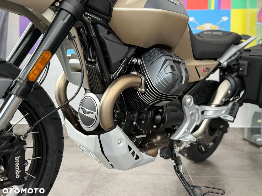 Moto Guzzi V85 - 8