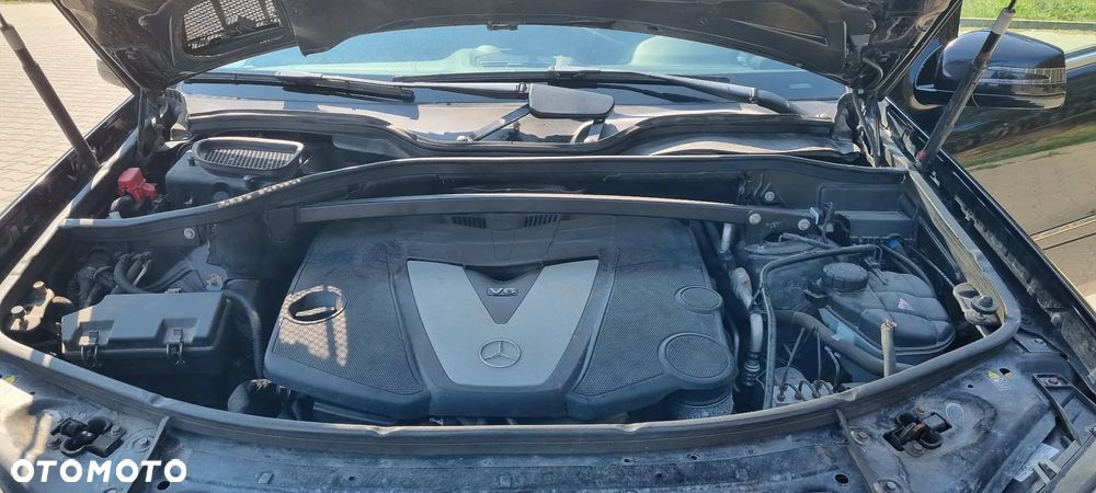 Mercedes-Benz GL 350 BlueTEC 4Matic 7G-TRONIC - 17