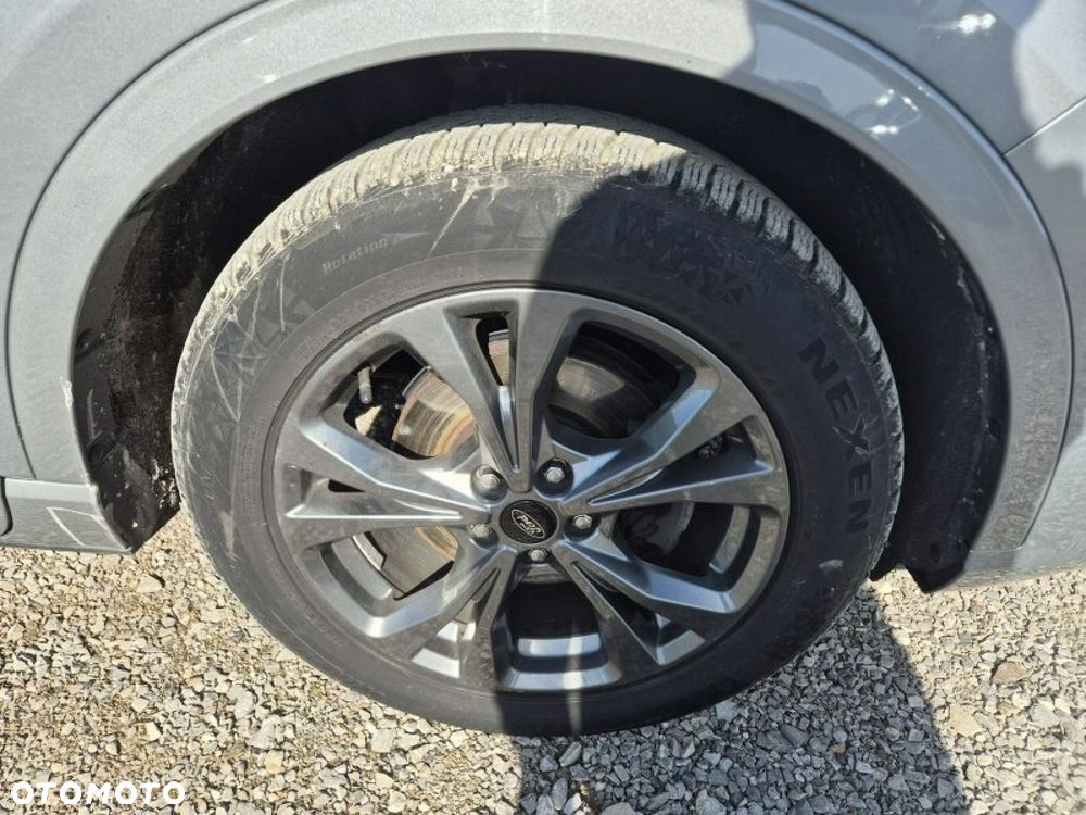 Ford Kuga - 21
