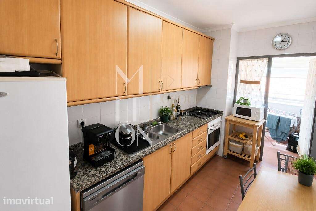 Apartamento T2 com 2 varandas, garagem e arrumo - Grande imagem: 4/11