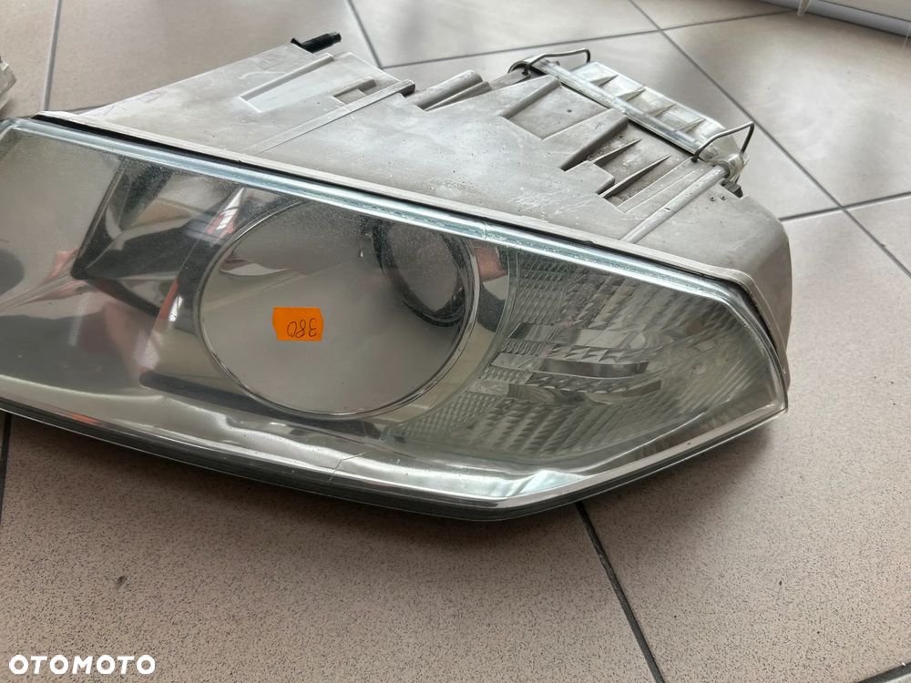 LAMPA PRAWA LEWA PRZÓD XENON SKODA OCTAVIA II - 3