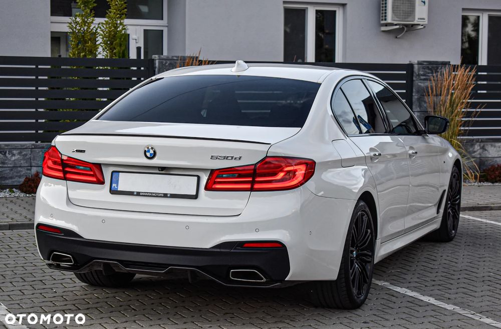 BMW Seria 5 530d Sport Line - 4