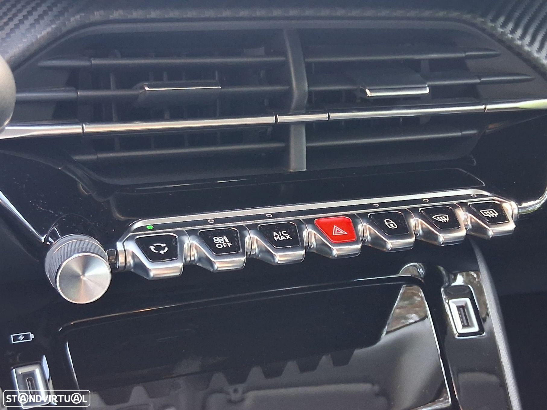 Peugeot 2008 1.2 PureTech Allure EAT8 - 48