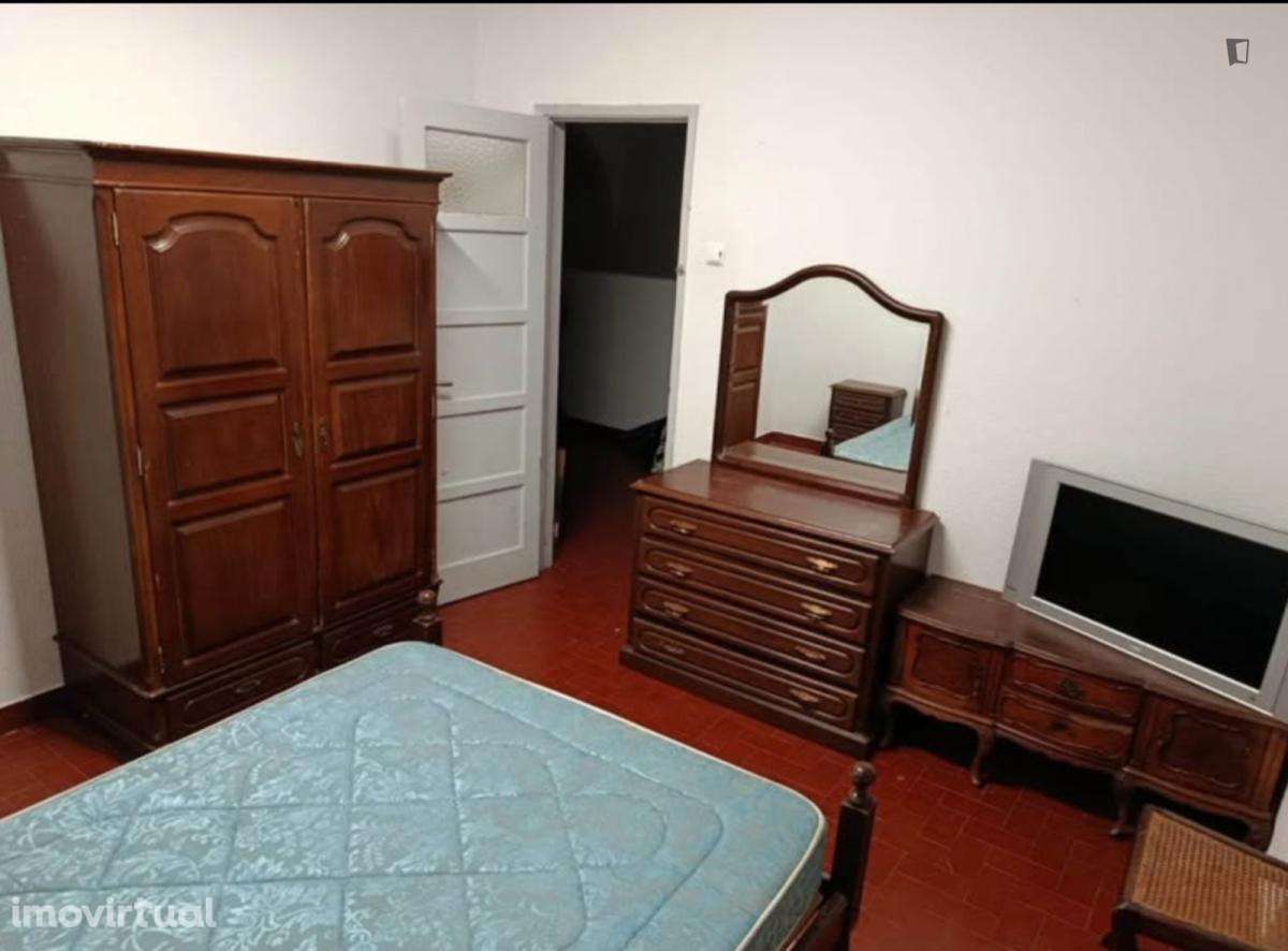 Quarto - localizado em Setubal - Grande imagem: 3/7