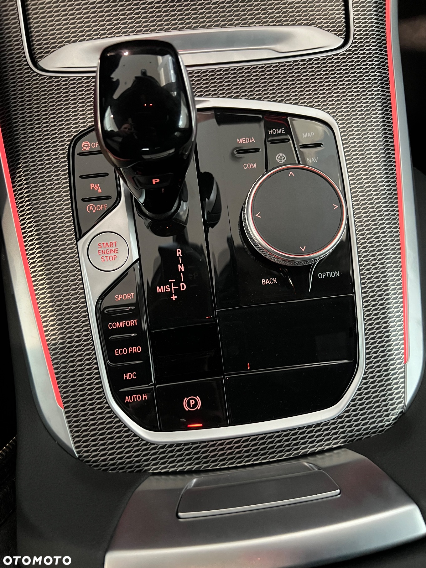 BMW X5 M M50i - 8
