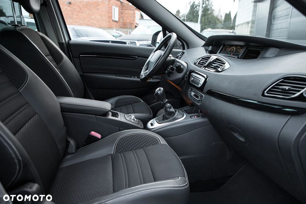 Renault Grand Scenic ENERGY TCe 130 BOSE EDITION - 11