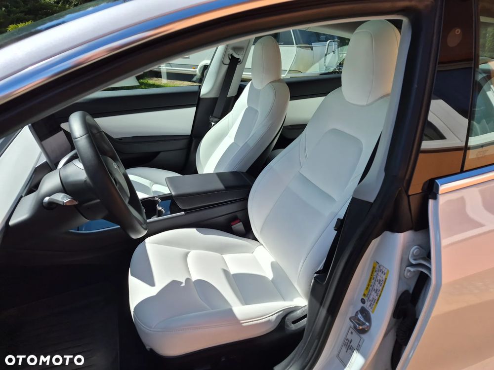 Tesla Model 3 - 15