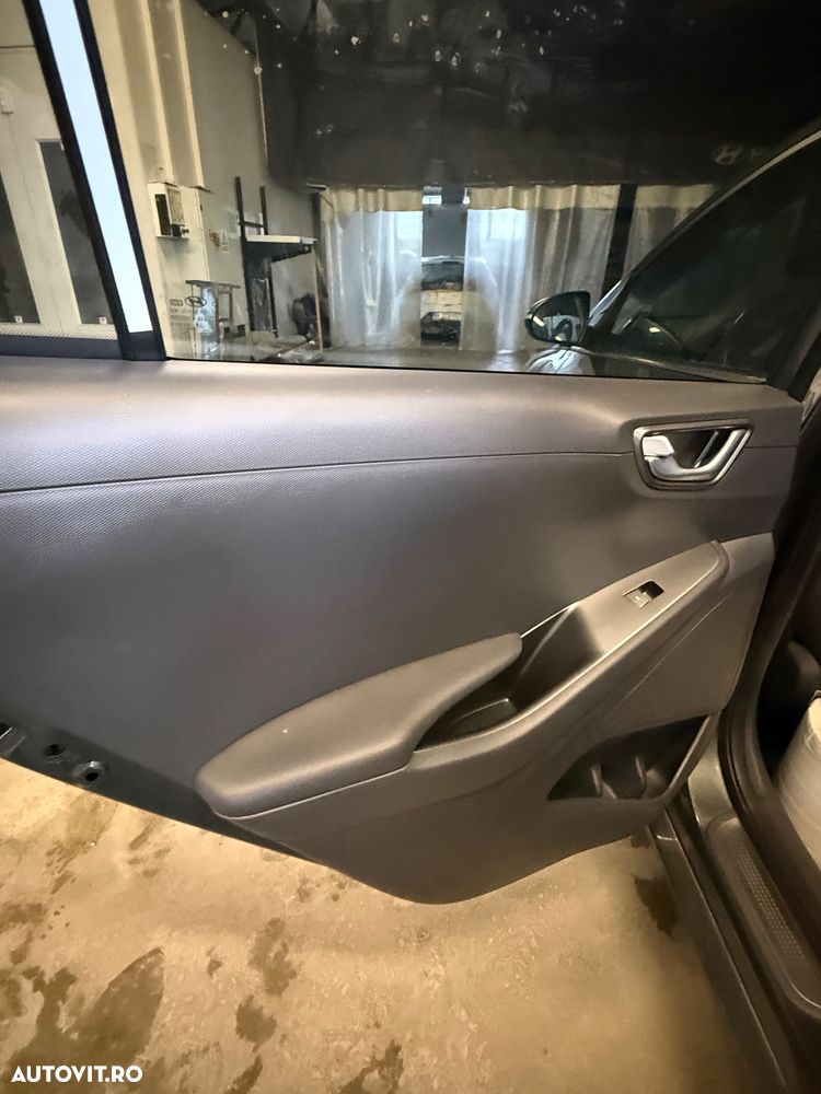 Hyundai IONIQ 1.6 141CP Exclusive - 23