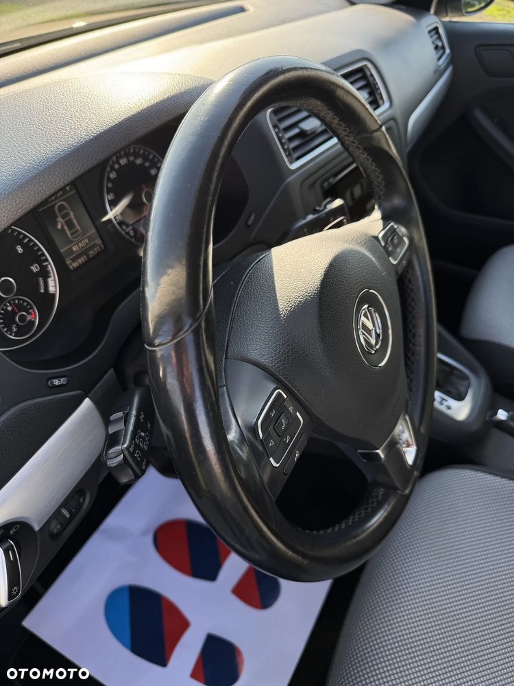 Volkswagen Jetta Hybrid - 31