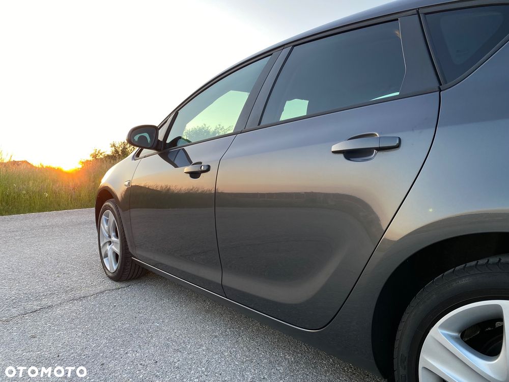 Opel Astra 1.4 Turbo Design Edition - 16