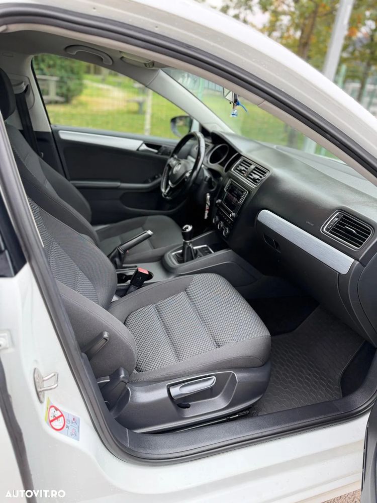 Volkswagen Jetta 2.0 TDI Comfortline - 7