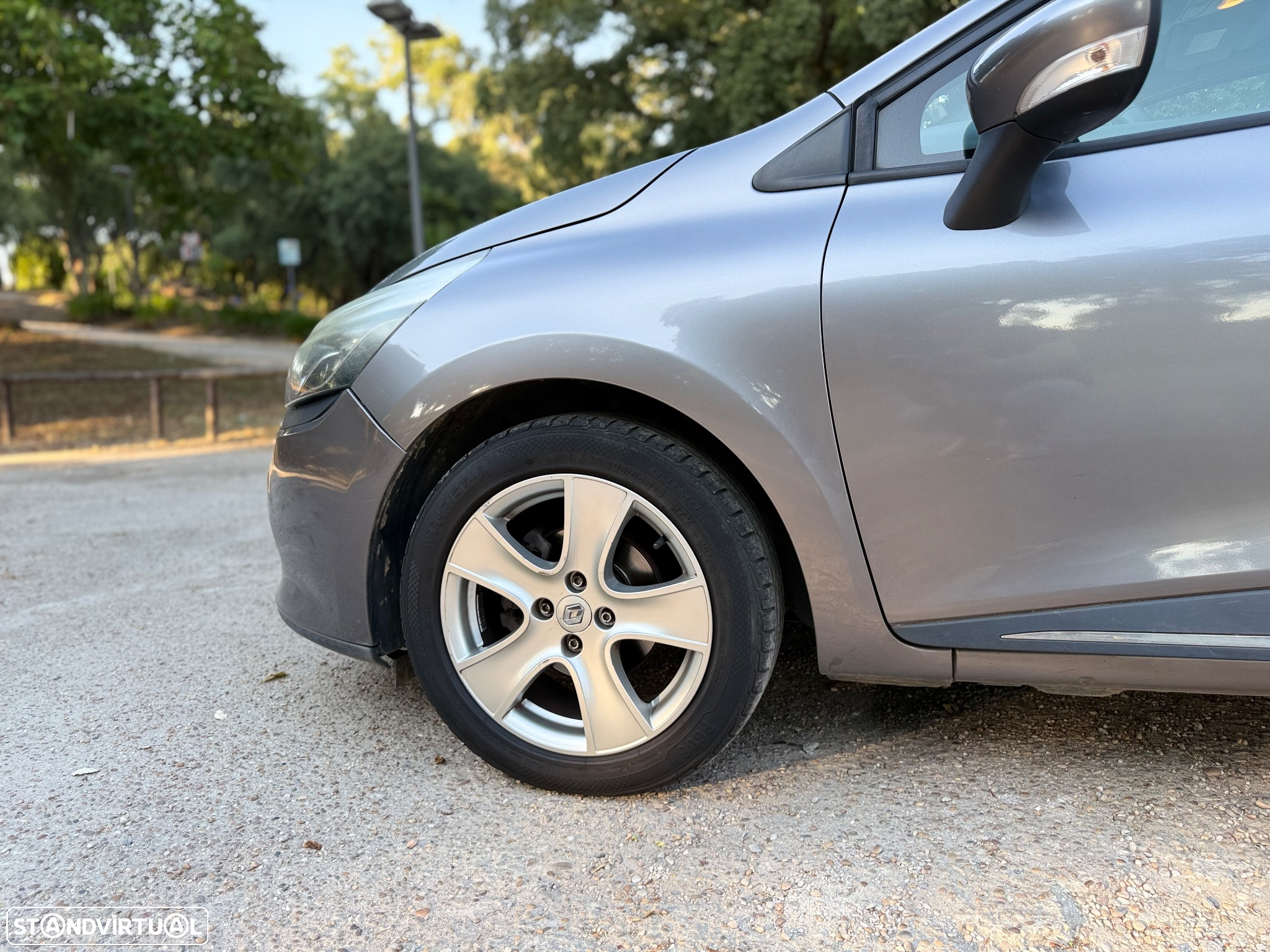 Renault Clio Sport Tourer 1.5 dCi Dynamique S - 14