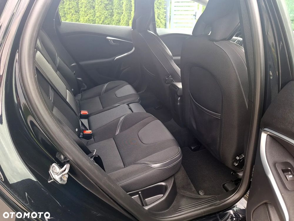 Volvo V40 D2 Momentum - 22