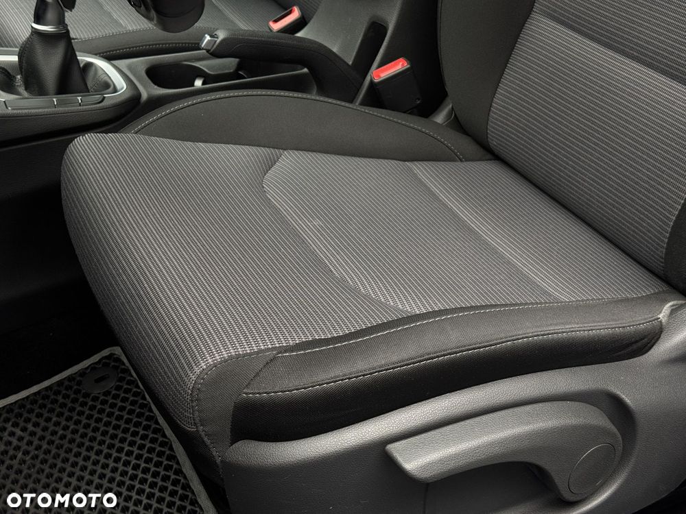Hyundai i30 1.5 DPI Classic + - 13