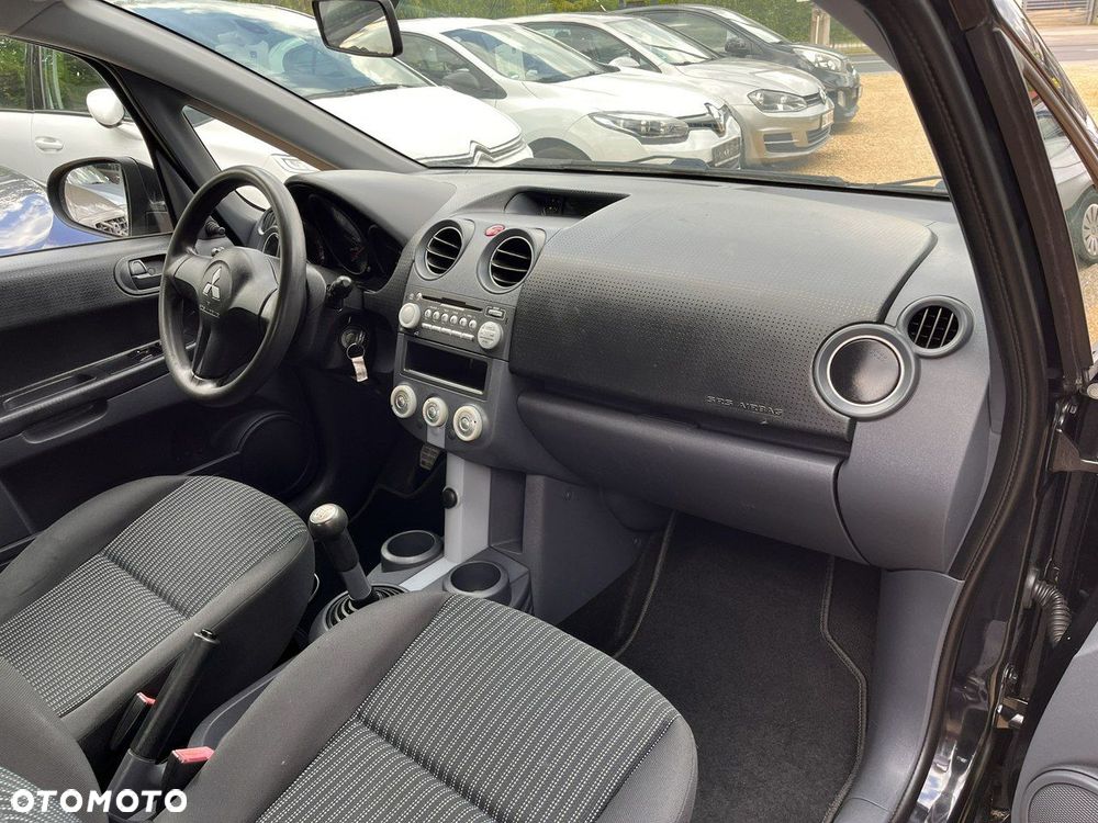 Mitsubishi Colt - 17