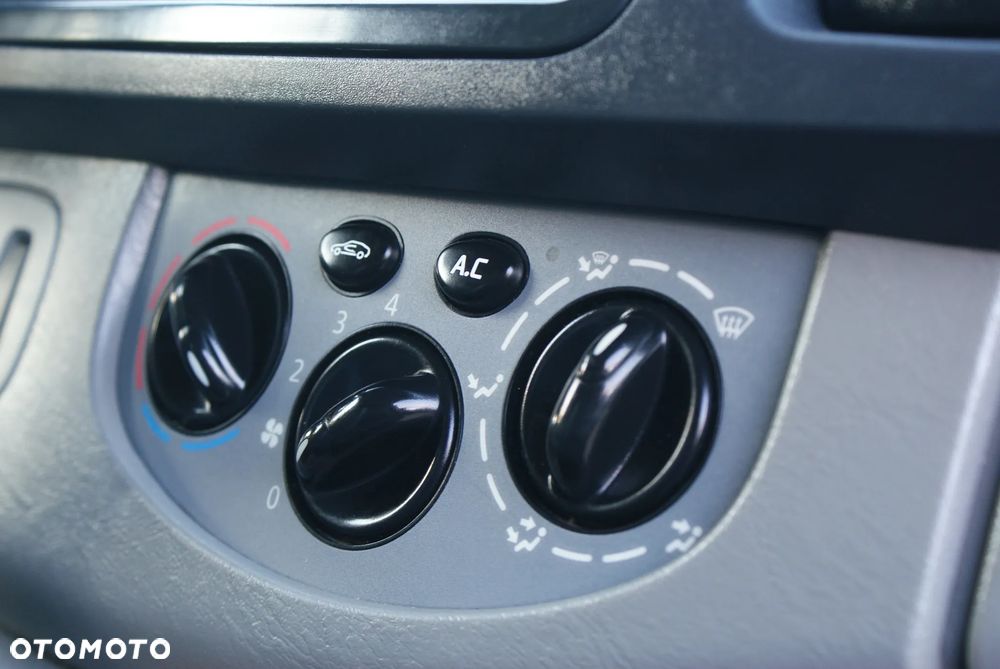 Opel Vivaro - 11