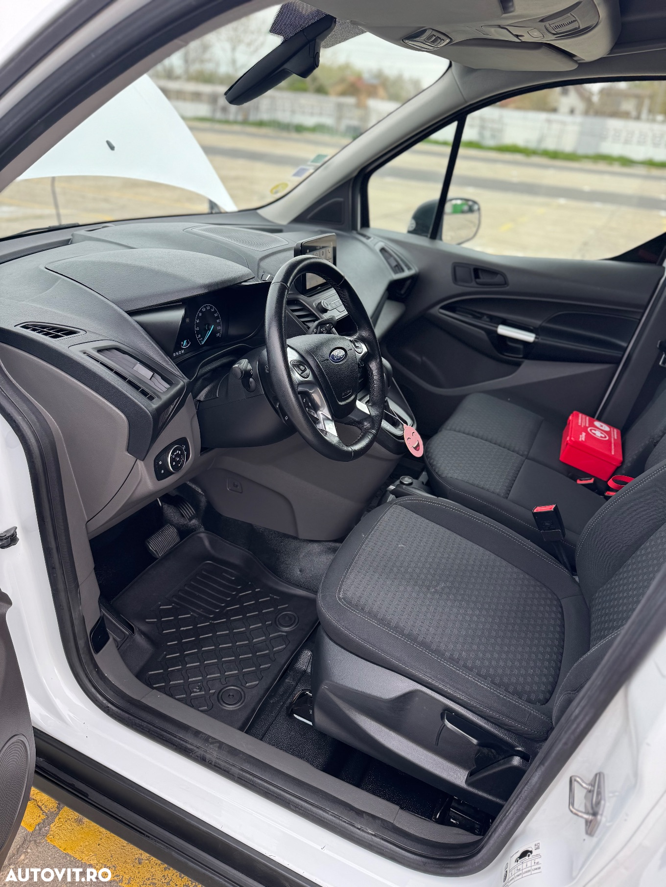 Ford Transit Connect 1.5 EcoBlue 120CP 8AT DCIV SWB(L1) Trend - 16