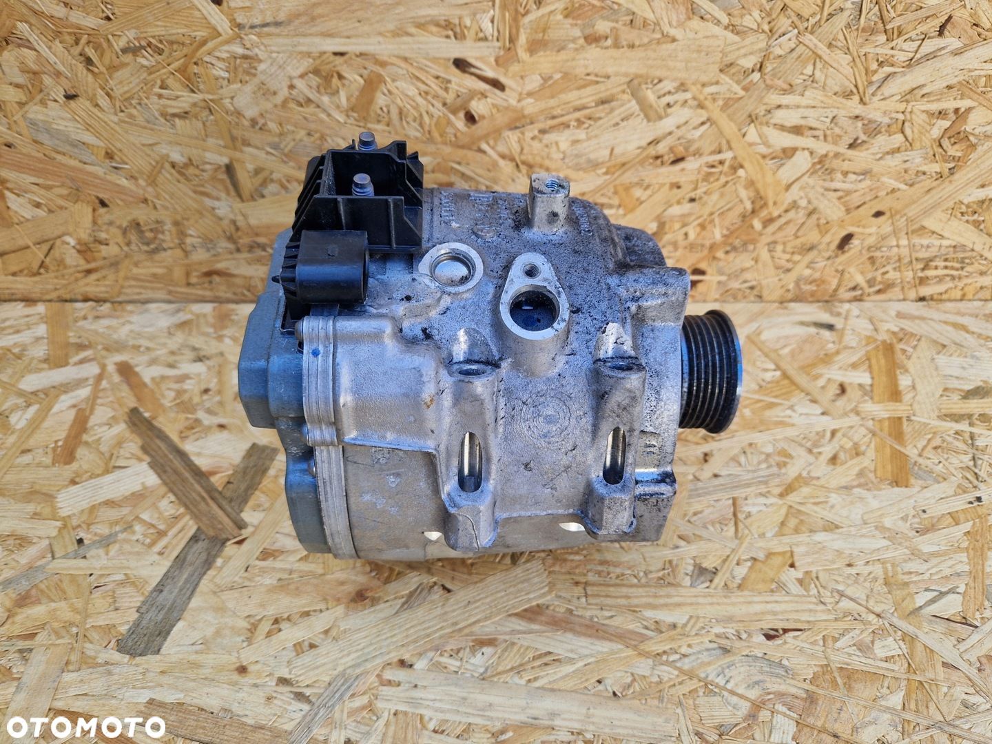 ALTERNATOR ROZRUSZNIK AUDI A6 A7 A8 Q8 Q7 4M - 1