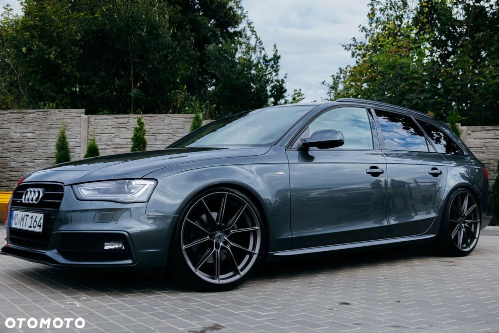 Audi A4 Avant 2.0 TDI DPF quattro S tronic S line Sportpaket - 2