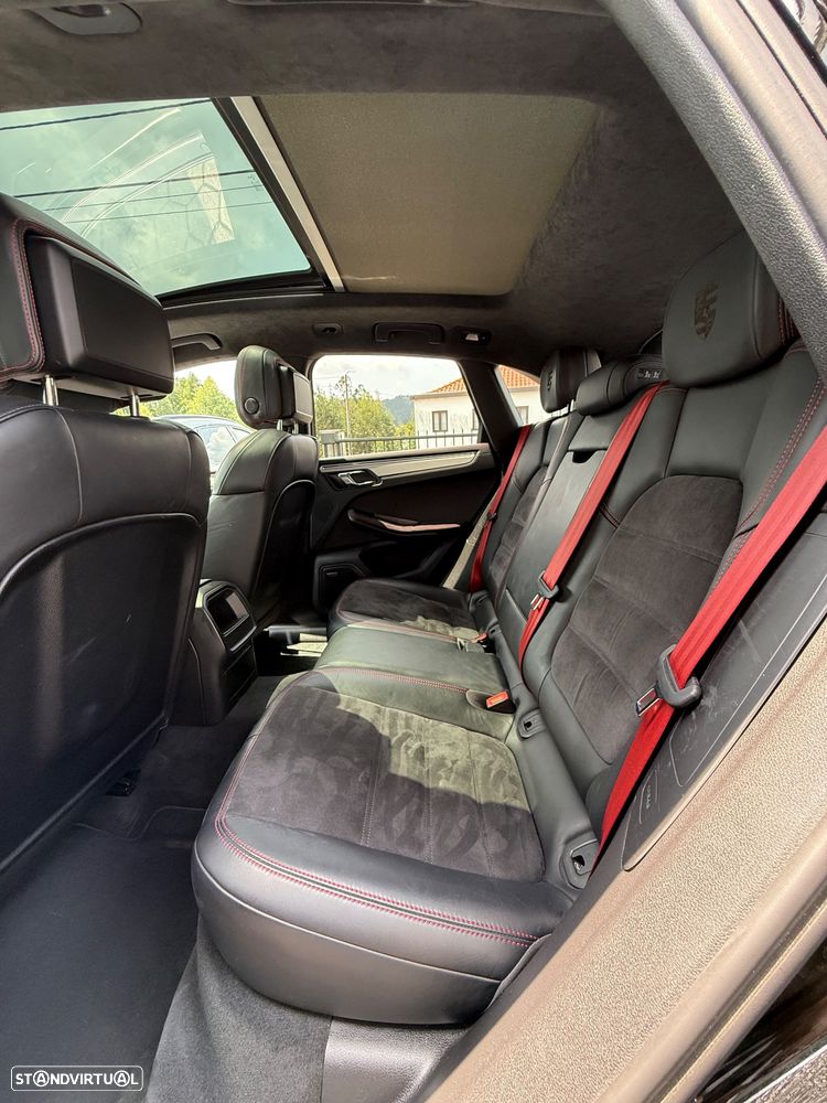 Porsche Macan Turbo - 8