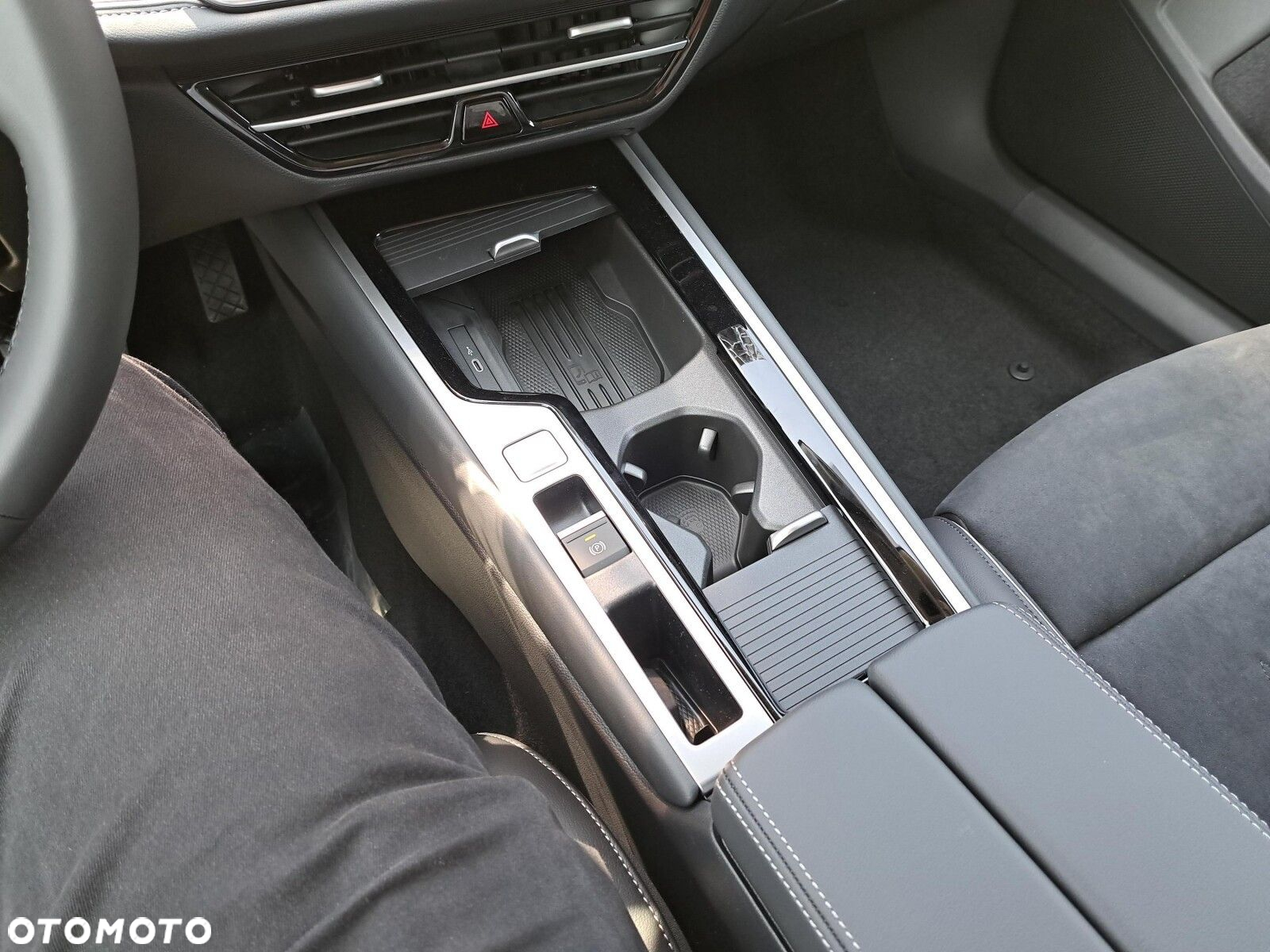 Volkswagen Passat 2.0 TDI SCR Elegance DSG - 25