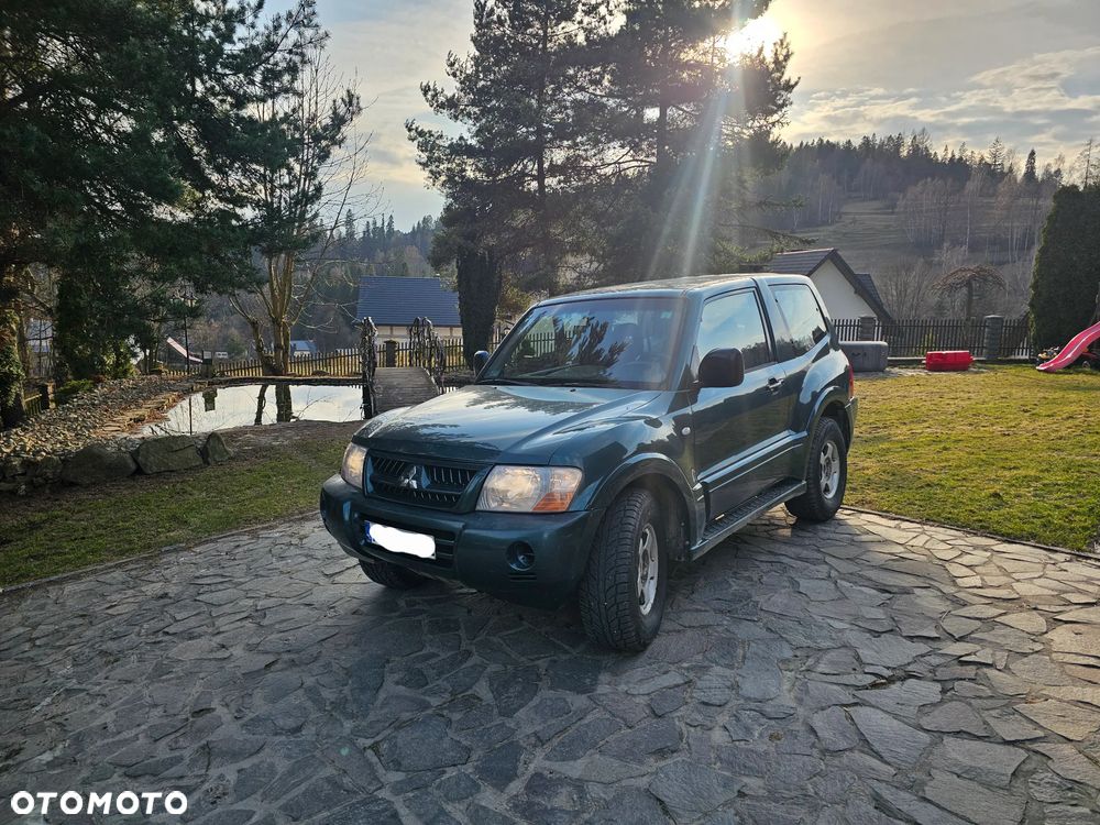 Mitsubishi Pajero - 2