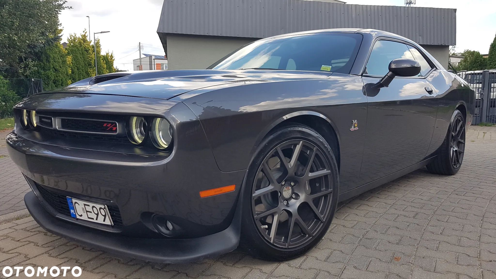 Dodge Challenger - 1