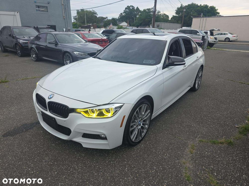 BMW Seria 3 330i xDrive M Sport - 1