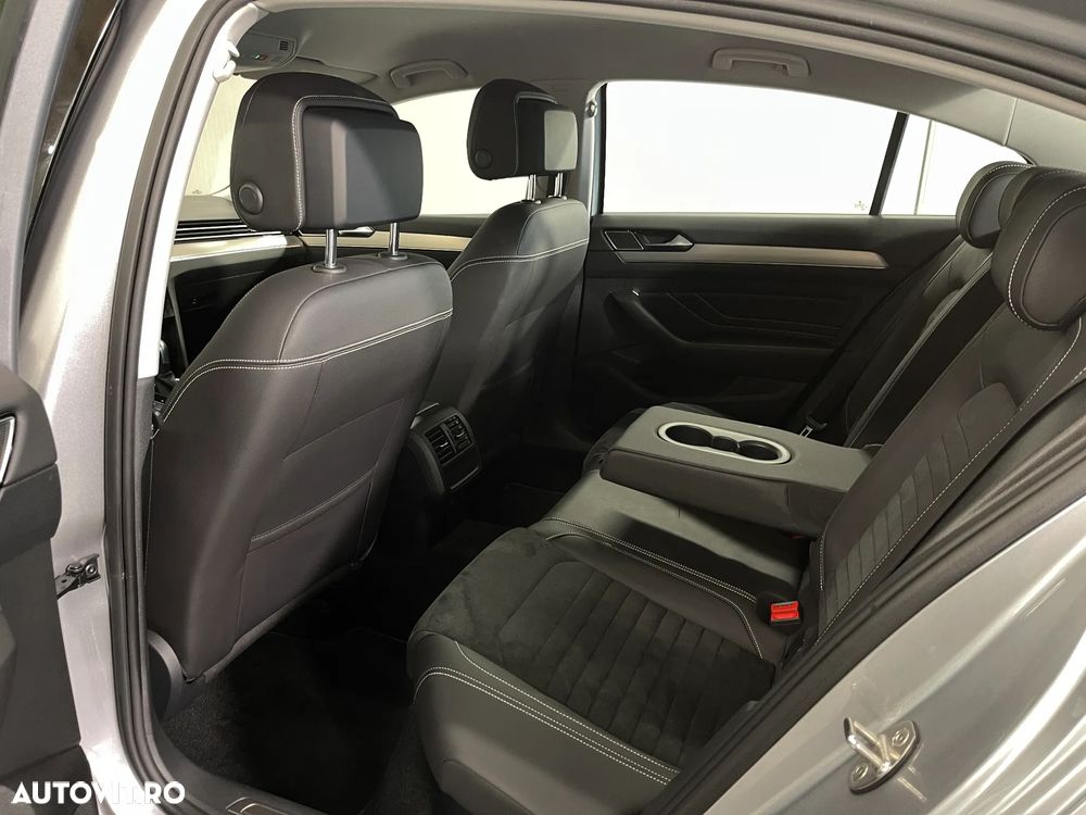 Volkswagen Passat 2.0 TDI DSG Highline - 12