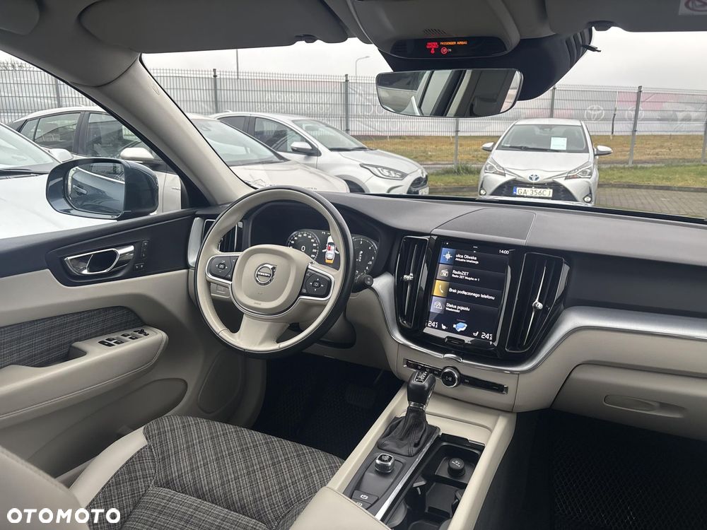 Volvo XC 60 D4 AWD Momentum - 13