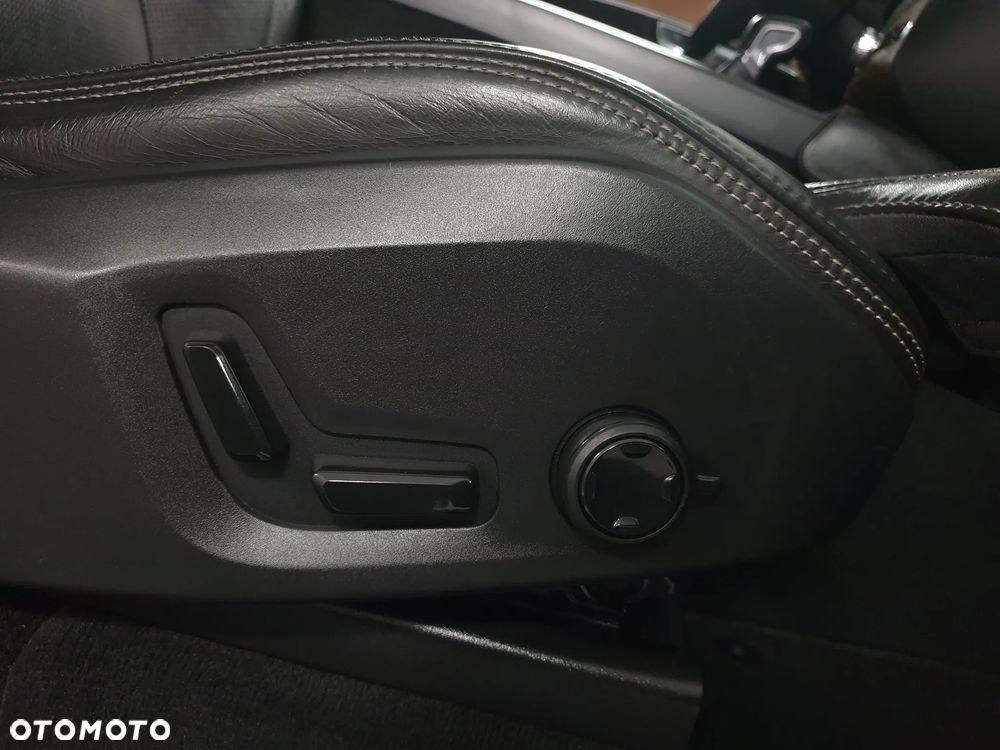 Volvo XC 90 D5 AWD Inscription 7os - 34