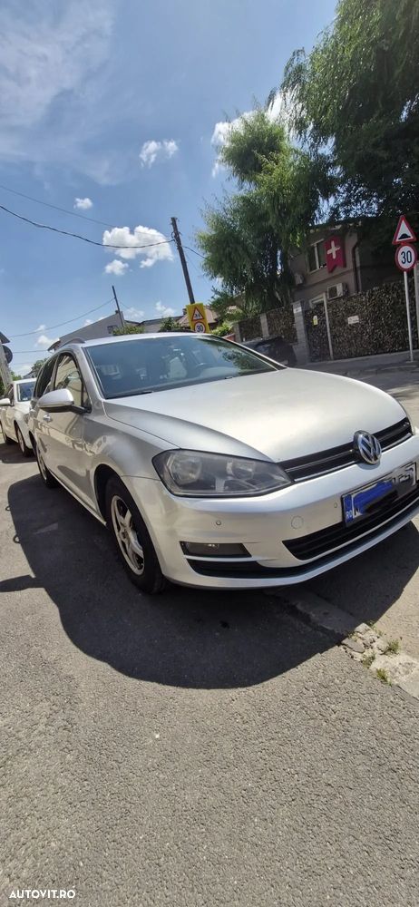 Volkswagen Golf - 1