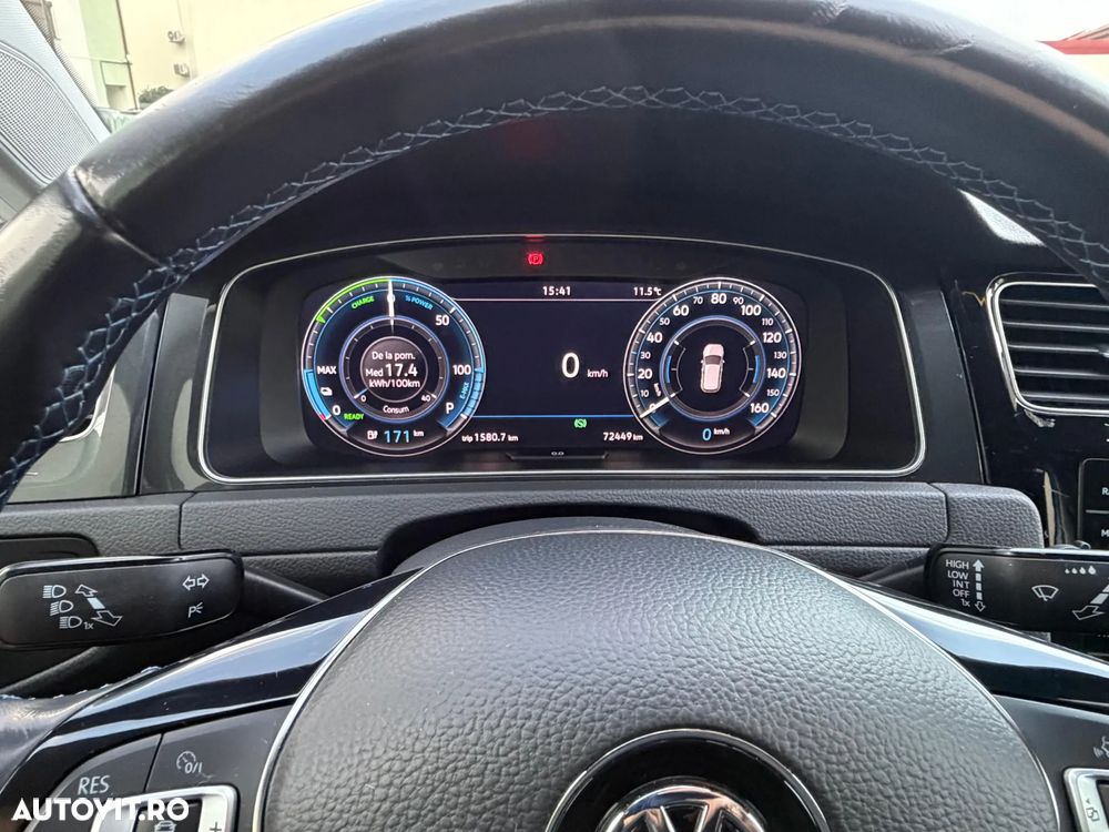 Volkswagen e-Golf - 10