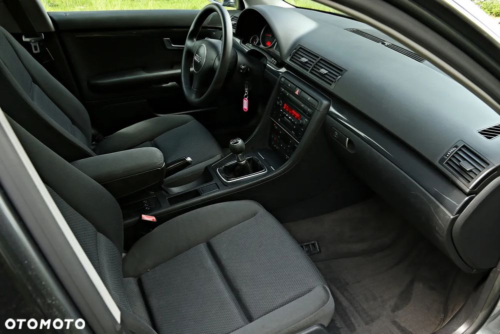 Audi A4 Limousine - 25