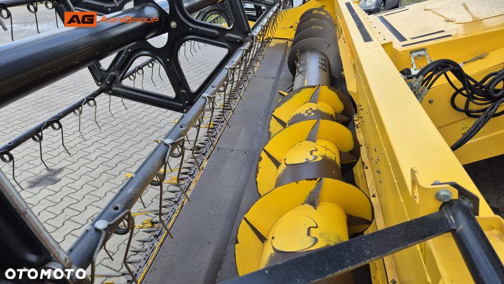 New Holland CSX 7070 2009R - 16