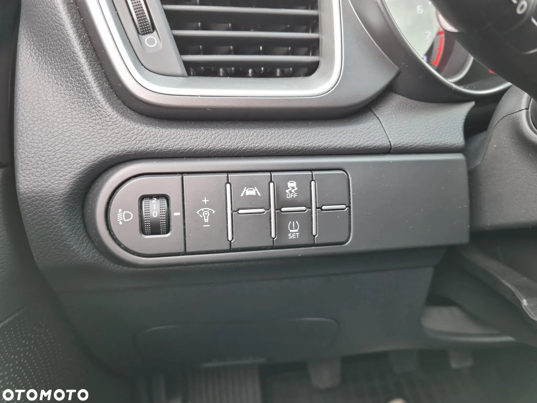 Kia XCeed 1.5 T-GDI M - 19