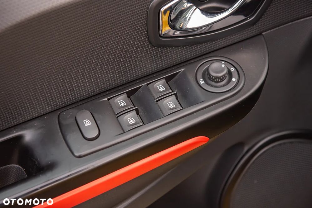 Renault Clio TCe 200 EDC Sport - 23